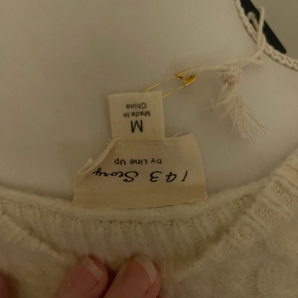 143 Story Sweater - Picture 4 of 5